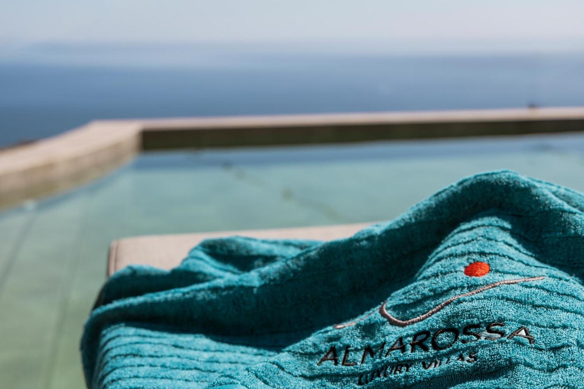 Almarossa Luxury Villas Vourvoúlos 객실 사진